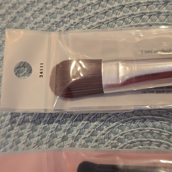 ELF BRAND WOMEN'S MAKEUP BRUSH BUNDLE OF 4 - Picture 5 of 8